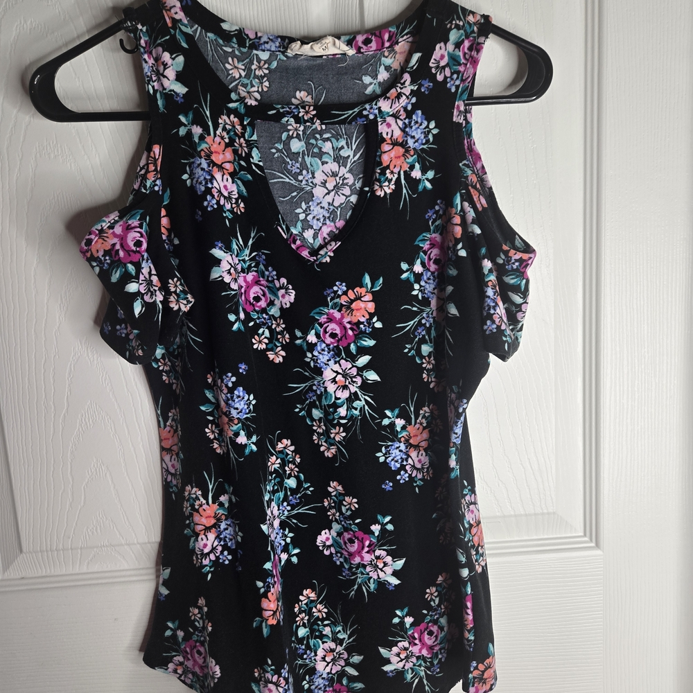 Floral Cutout Shoulder Blouse